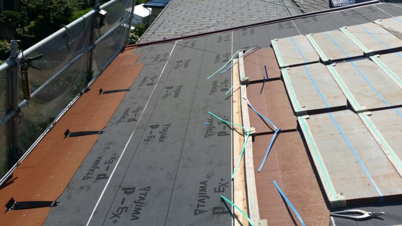 マルミ美装工芸の屋根葺き替え工事風景